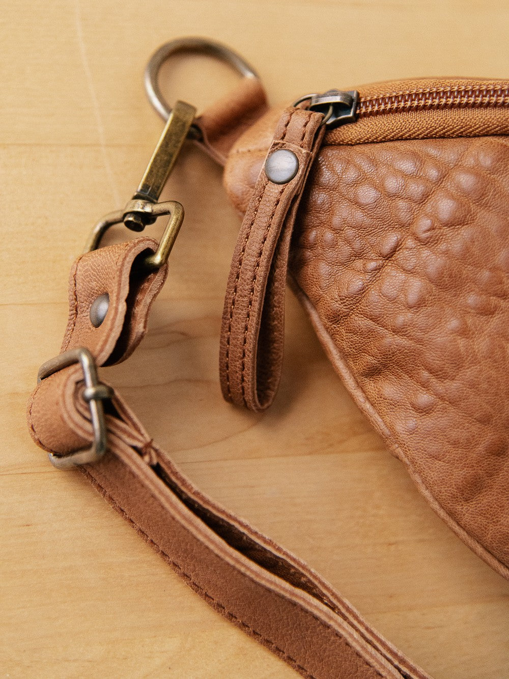 RIÑONERA CUIROTS KELLY CAMEL