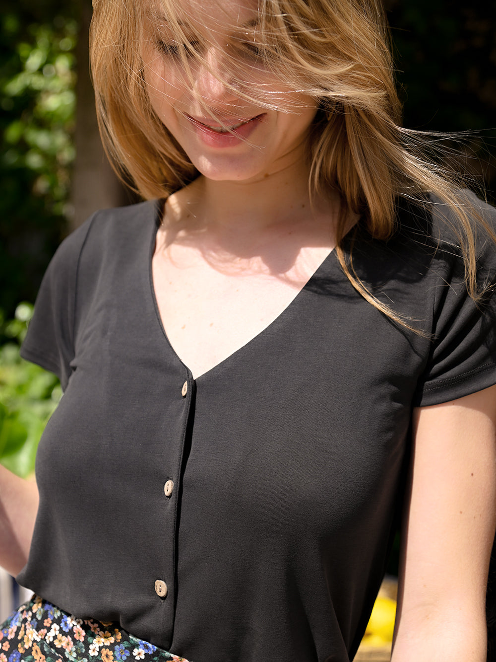 PAULINA BLACK T-SHIRT