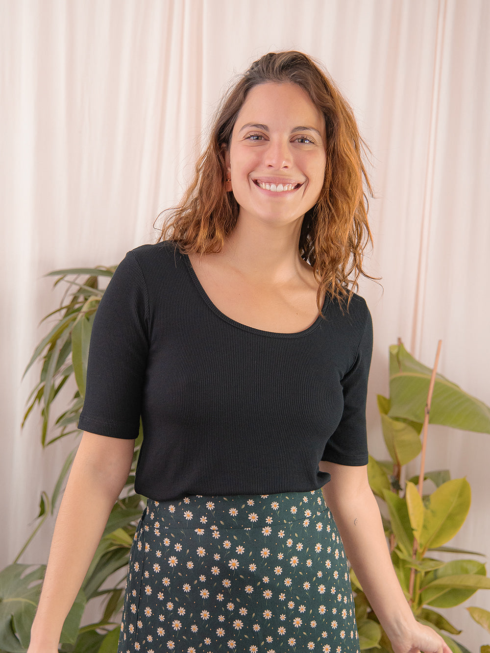 Camiseta Mei en color Negra de bambú, detalle 3 – ANTONIETA Barcelona