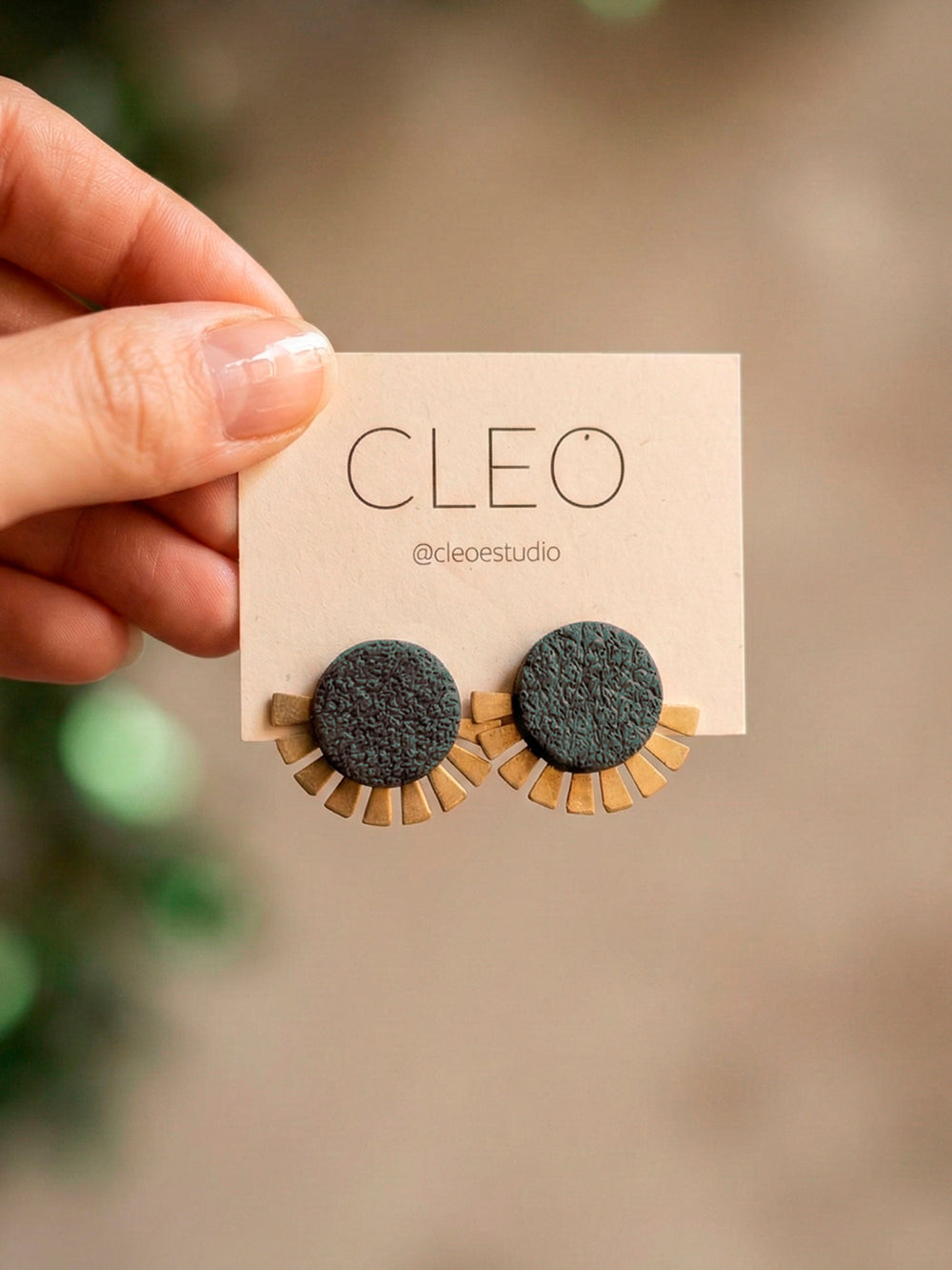 Pendientes Cleo en color Solène Esmeralda – ANTONIETA Barcelona