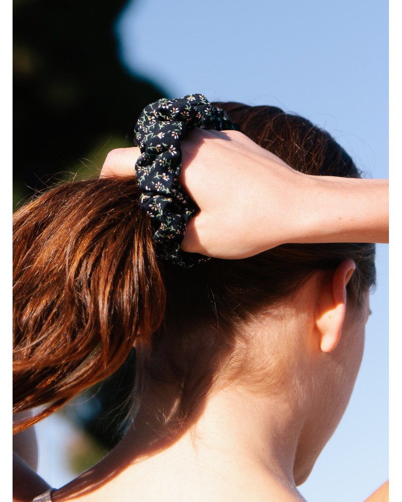 SOLIDARY SCRUNCHIE LIBERTY