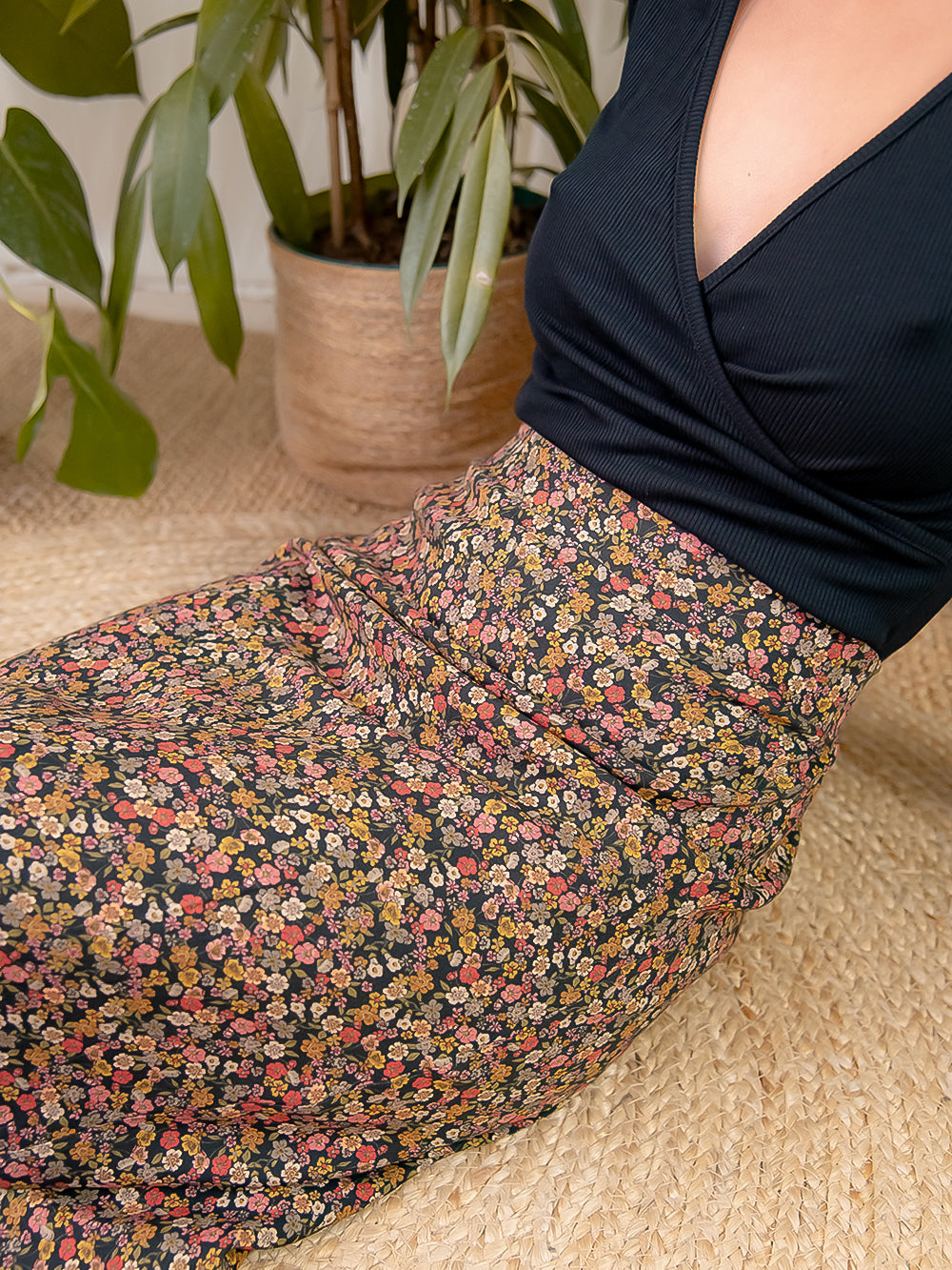 Falda Cassie en color Melissa de viscosa, detalle 3 – ANTONIETA Barcelona