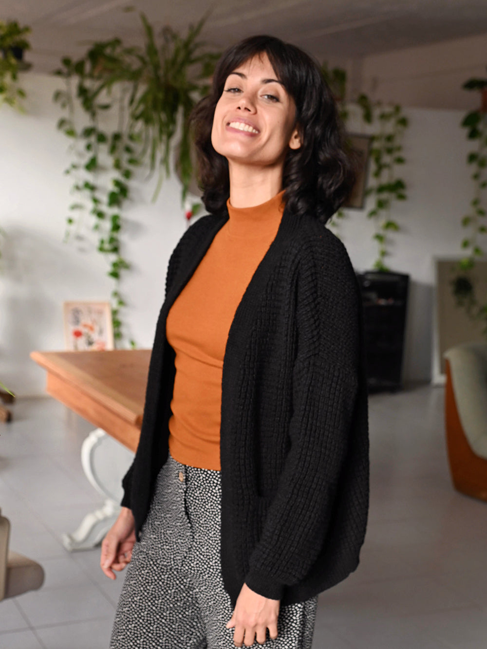 Chaqueta Greta en color Black de punto, detalle 2 – ANTONIETA Barcelona
