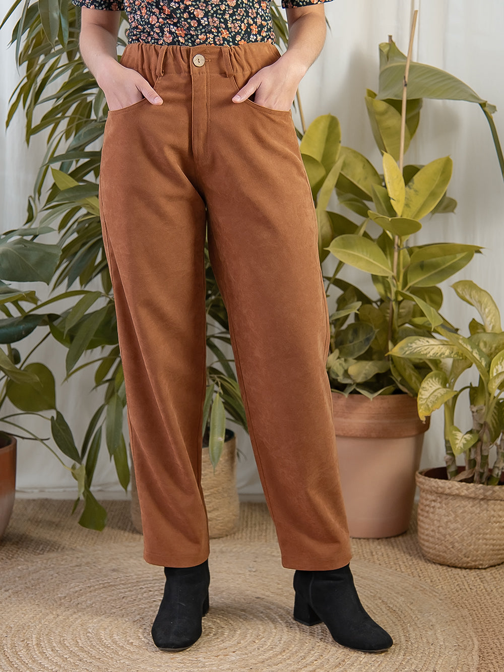 Pantalones Dàlia en color Caramel de pana – ANTONIETA Barcelona