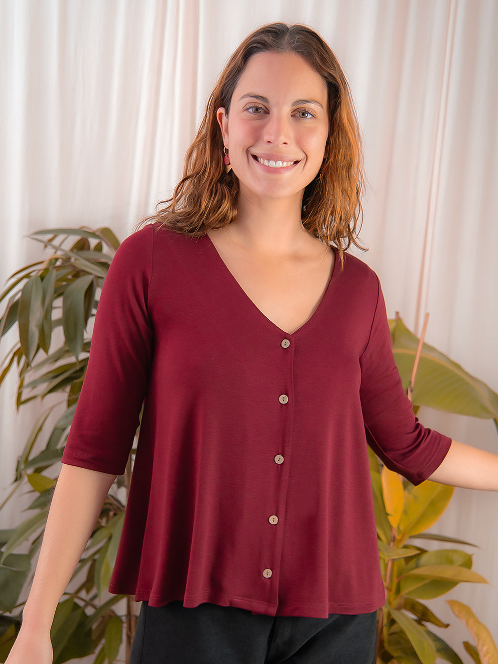Camiseta Paulina en color Granate de viscosa – ANTONIETA Barcelona