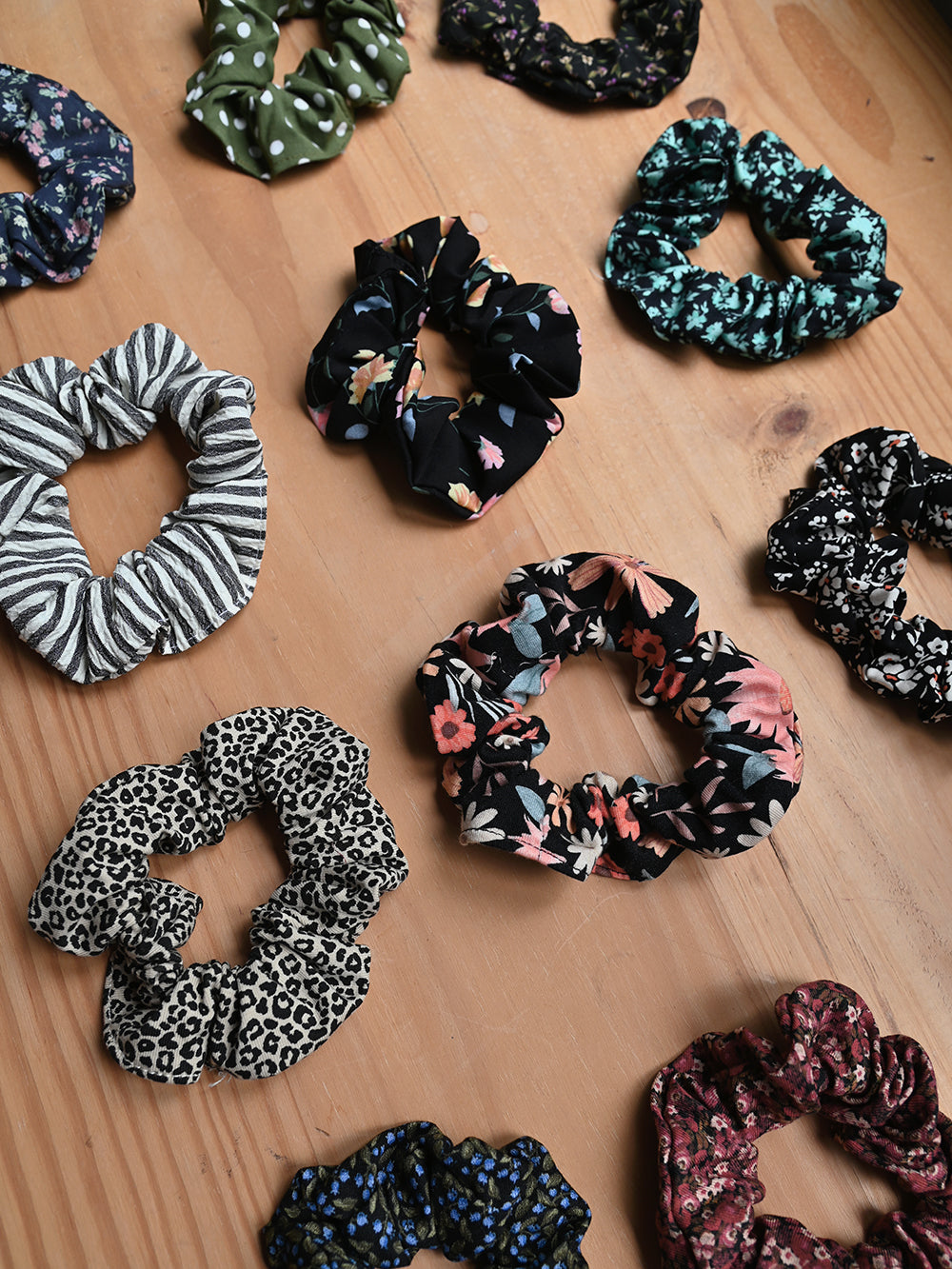 ALLEGRA SOLIDARITY SCRUNCHIE 