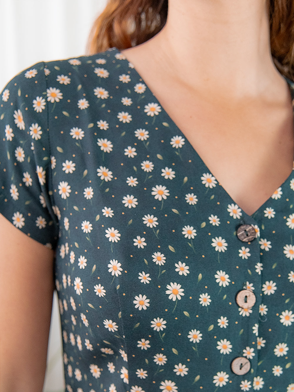 Vestido Coral en color Daisy de viscosa, detalle 4 – ANTONIETA Barcelona