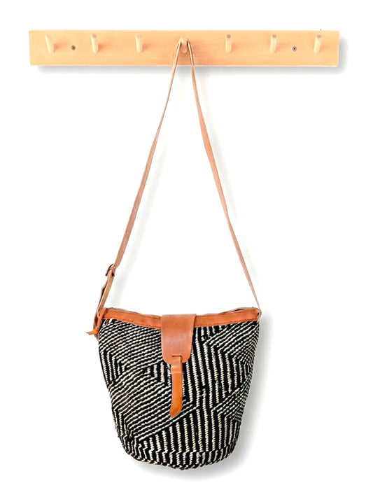 BOSSA VERA BLACK 2